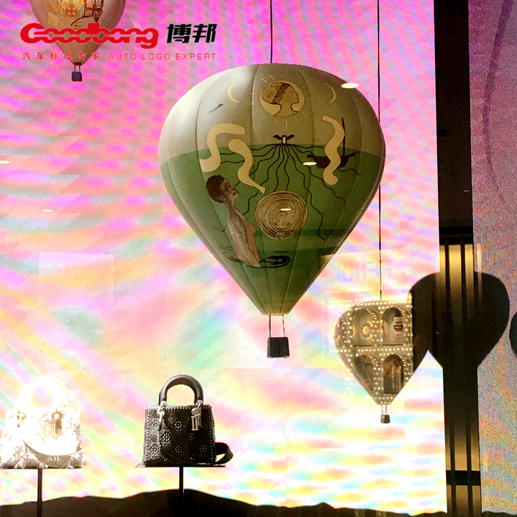 Dior热气球灯箱